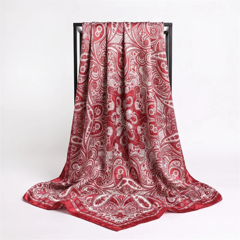 Lenço de Cetim Estampa Paisley Vermelho 90x90 – Bandana Feminina Floral Étnico