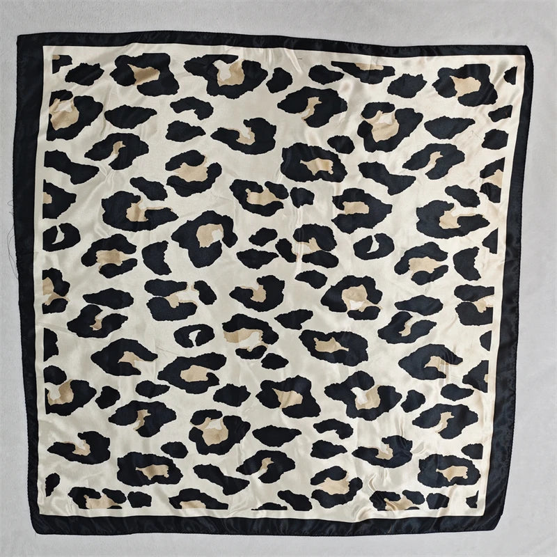 Lenço de Cetim Estampa Onça 90x90 – Bandana Feminina Animal Print