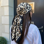 Lenço de Cetim Estampa Onça 90x90 – Bandana Feminina Animal Print