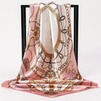 Lenço de Cetim Estampado Corrente 90x90 – Bandana Feminina Rosa