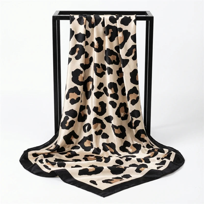 Lenço de Cetim Estampa Onça 90x90 – Bandana Feminina Animal Print